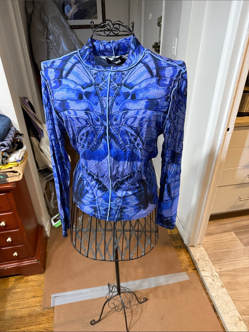 Desigual long-sleeve shirt w/a large graphic butterfly- M